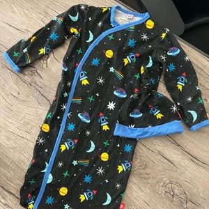 Magnetic Me - Gown & Hat Bundle - NB (8-12 lbs)